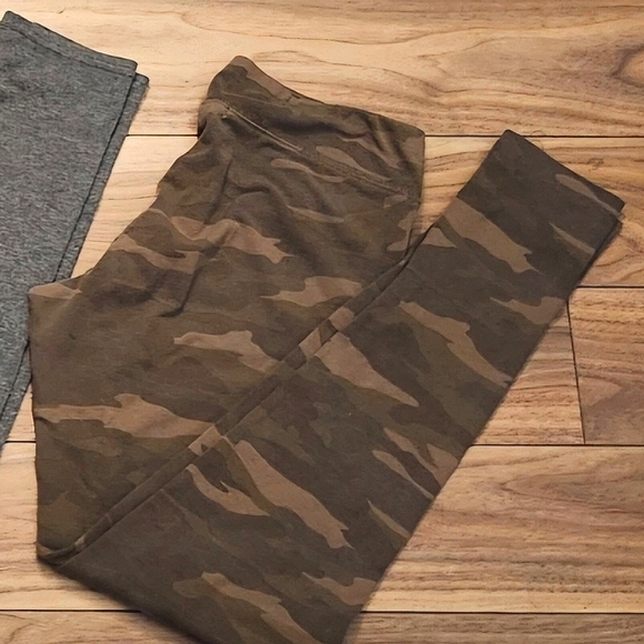 GARAGE 3 Leggings - SIZE M - Picture 4 of 4